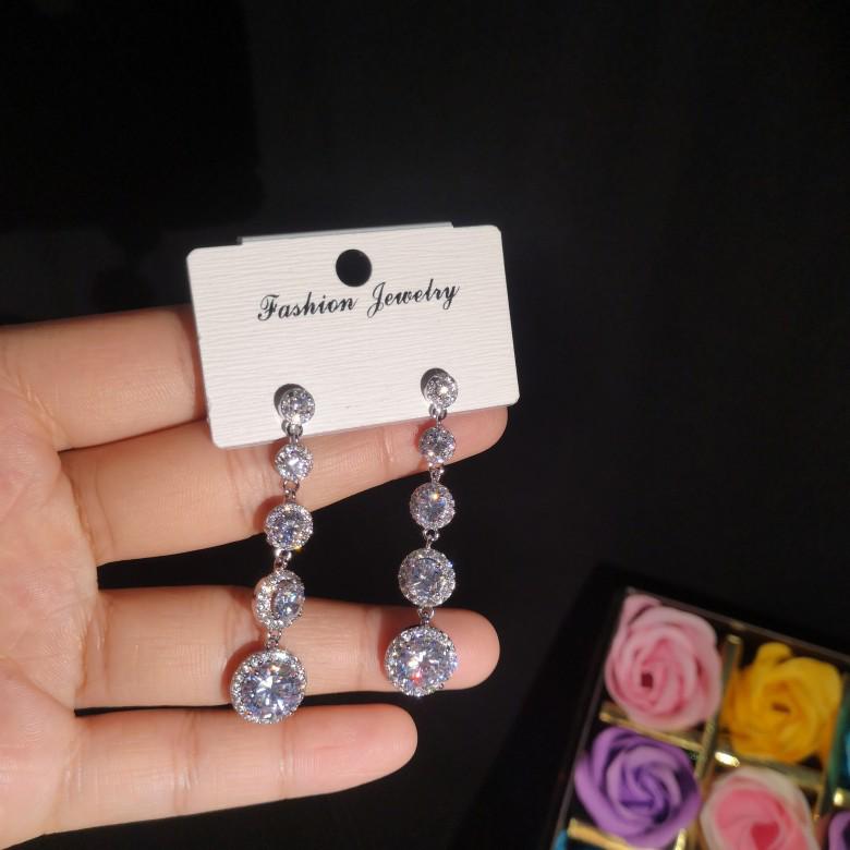 2024 Ladies Luxury Long Tassel Earrings Fashion Water Drop Beads Zircon Earrings 925 Silver Jewelry Wedding Accessories