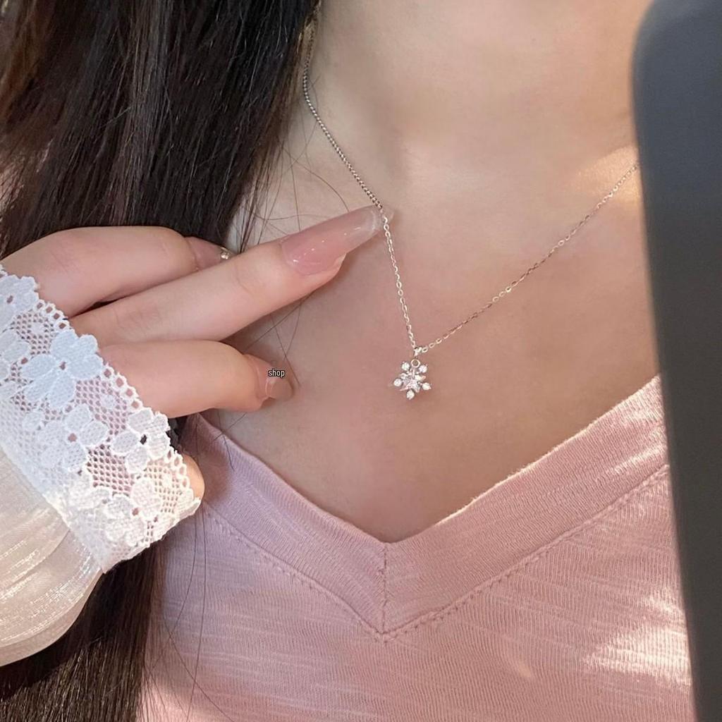 S925 Sterlingsilber Sternenlicht Schneeflocken Halskette: Damen Luxusdesign, Elegante Schlüsselbeinkette, Perfektes Geburtstagsgeschenk