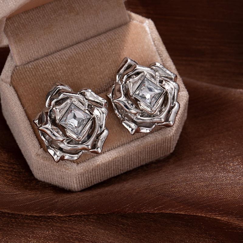 

Diamond Rose Stud Earrings Niche Individual Cold Wind Versatile Earrings Light Luxury High Temperament Earrings Women