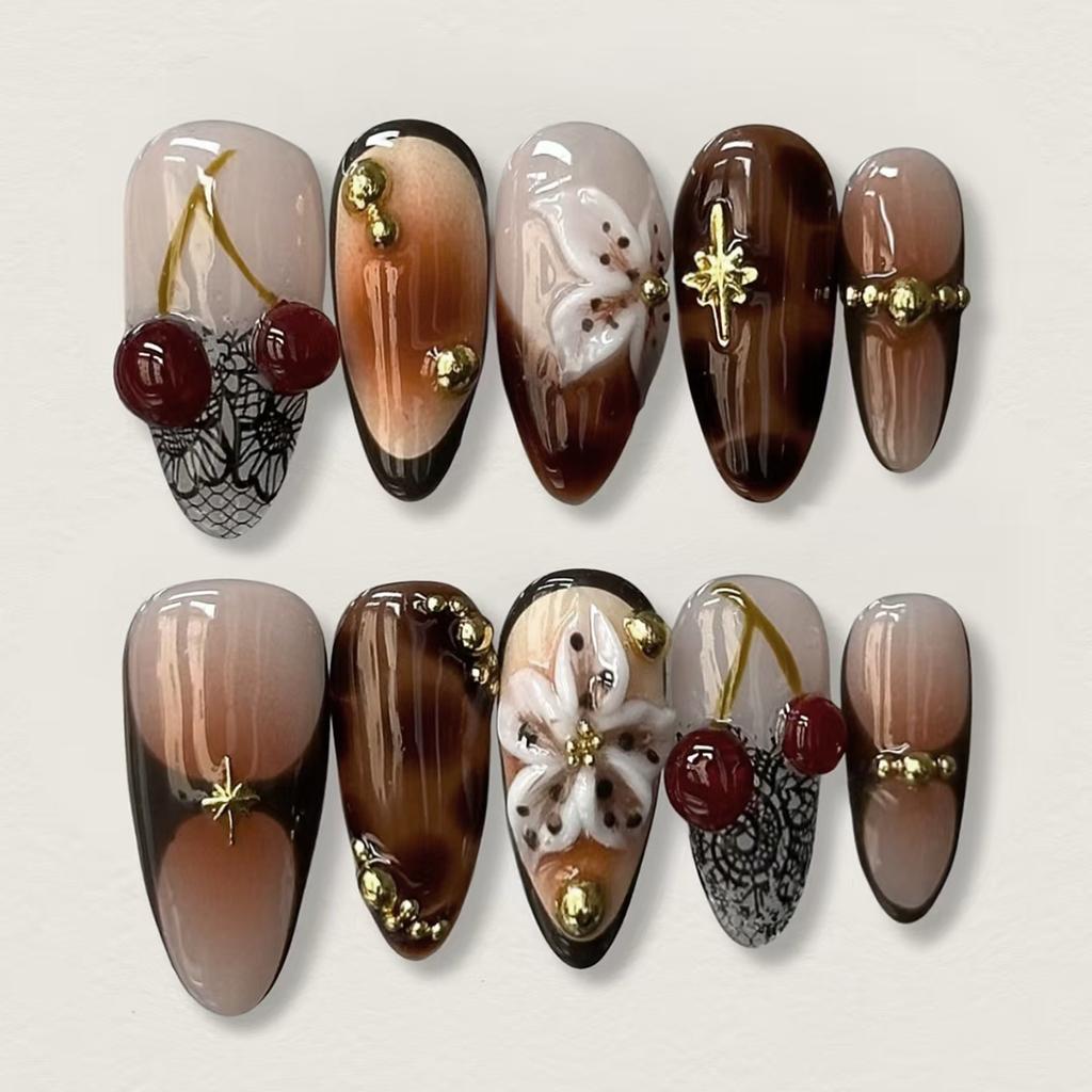 24 Stuks Zwarte Lange Kunstnagels met Amandelkop Design Kattenoog Zilveren Streep Patroon Press-on Nepnagels Draagbare Nageltips