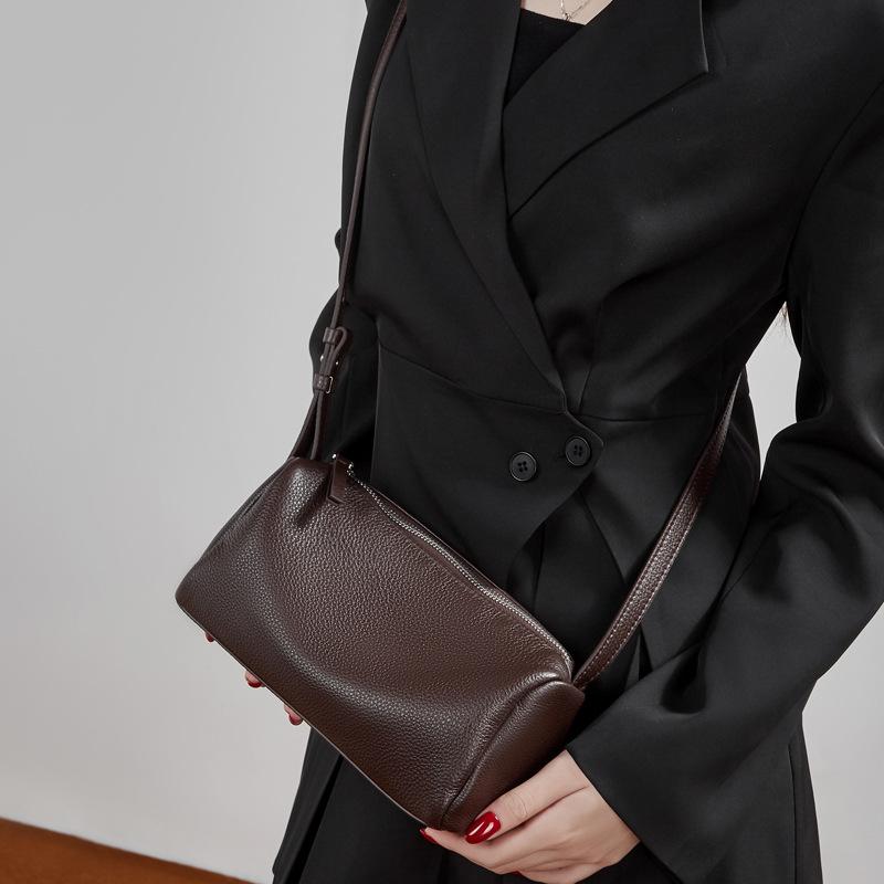 High Texture Underarm Bag Women'S Foreign Style Cylinder Bag Versatile Shoulder Bag Hand Carry Messenger Bag