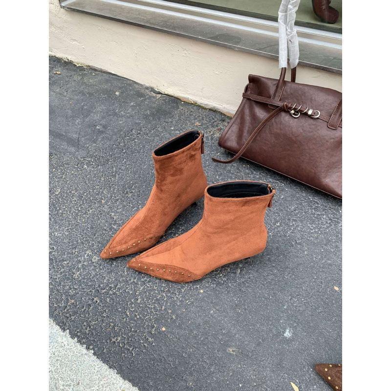 

Pointed short boots women s retro autumn and winter new women s boots fashion thin heel boots rivet high heels fashion boots thin boots 40 верблюд