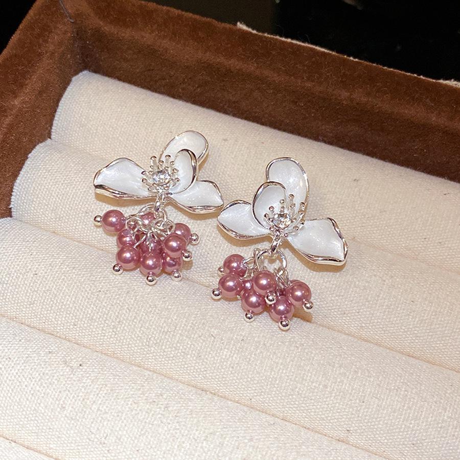 Forest Story: Sweet Style Contrasting Flower Stud Earrings for Women – Fresh, Fashionable, Light Luxury Feel