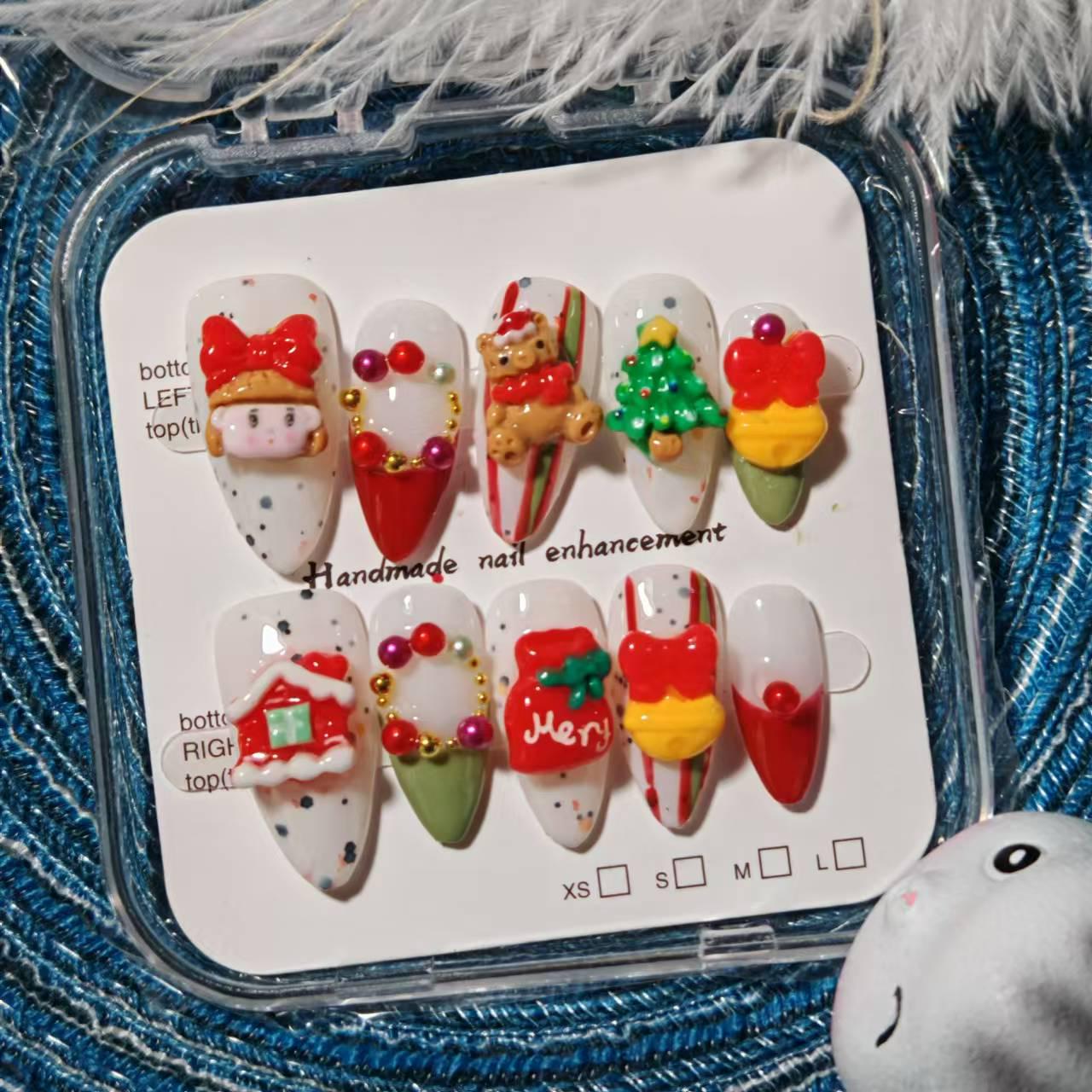 

Dopamine Christmas Bear Manicure: Handmade Wearable Cartoon Fake Nails Small S