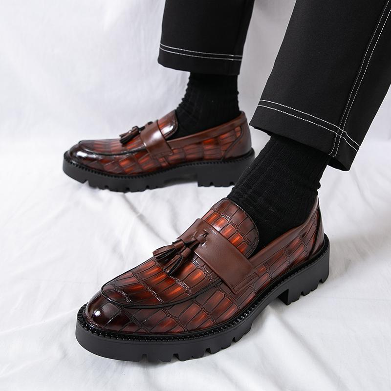 Fashion Fashion New Tassel Loafers New Men's Pointed Thick-soled Leather Shoes Designer Formal Wedding Dress Homecoming Footwear