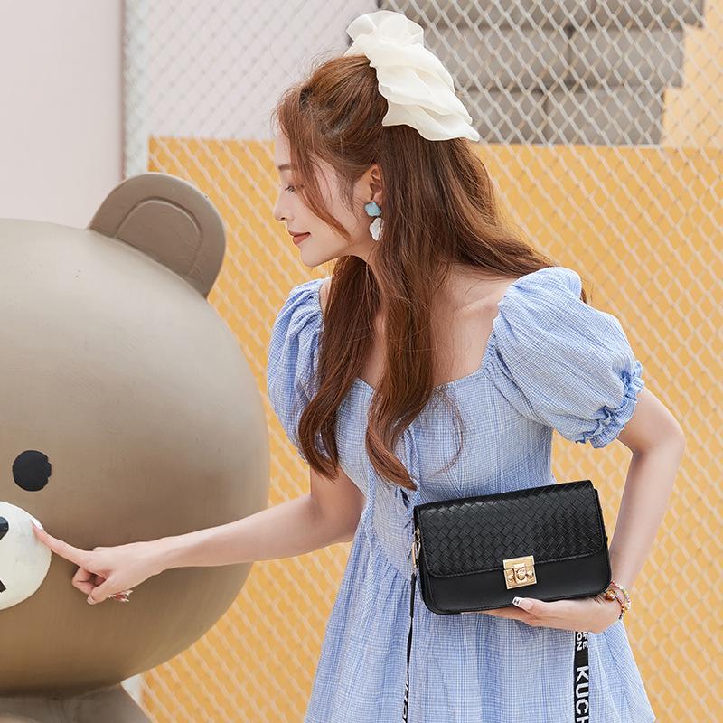 2023 Trendy Knitted Small Square Shoulder Bag for Women
