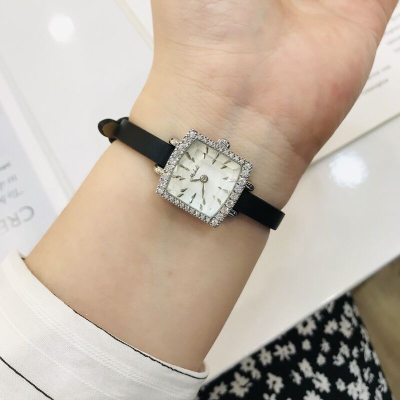 Fashion Women S Watch Belt Creative Watch Women S Waterproof Small Square Diamond Quartz Watch
