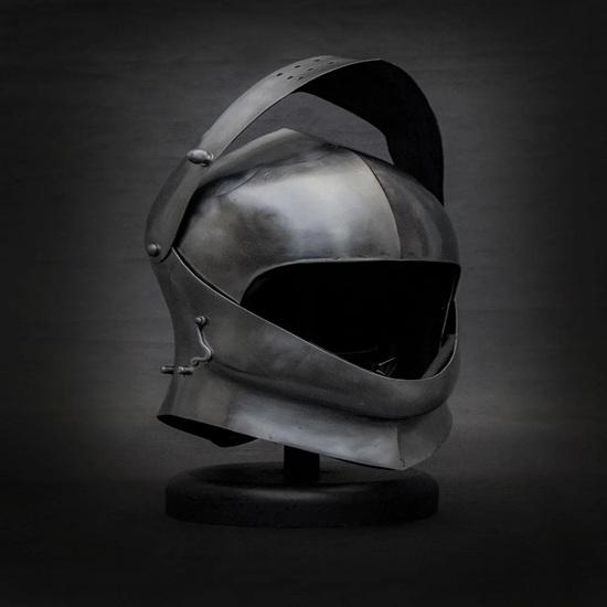 Close Helmet with Sparrow’s Beak Visor 16th Century Knight Armor Gothic Medieval Helmet with Stand  SCA LARP Reenactment Gear Steel Helmet Gift