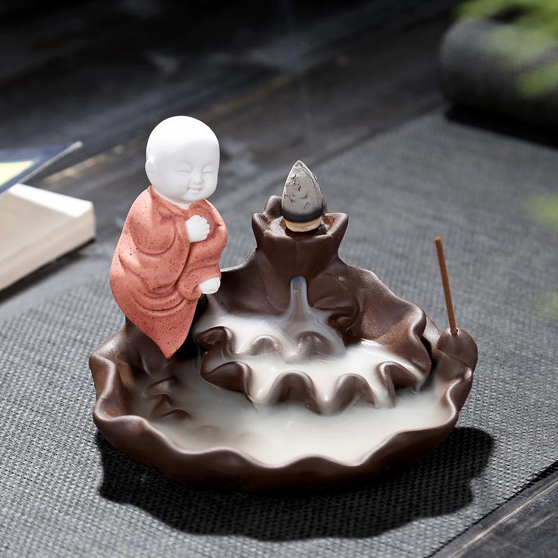 

Керамическая подставка для благовоний с обратным потоком «Лотос» с фигуркой маленького монаха для домашней ароматерапии