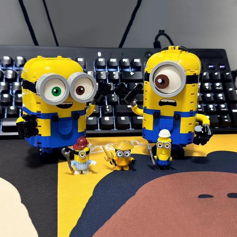 876pcs MINISO Minions Laboratory Assembly Building Block Model Kit Children'S Puzzle Toys Desktop Decoration Gift Collectible