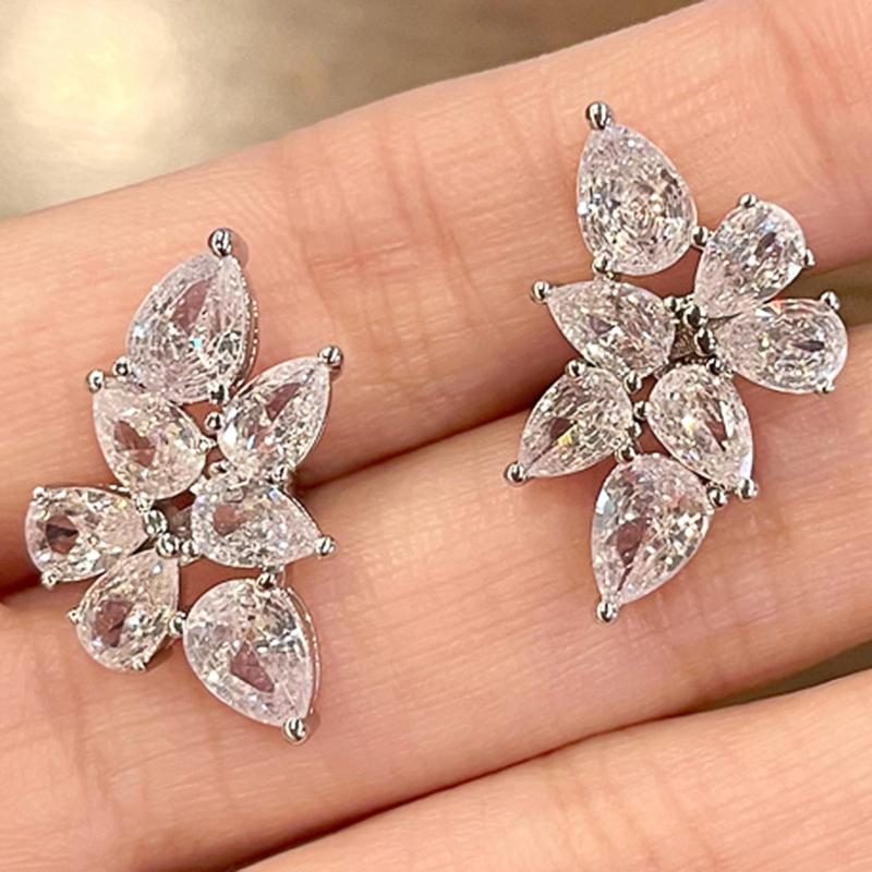 Luxury Crystal Cubic Zirconia Women Stud Earrings for Wedding Exquisite Piercing Earrings Temperament Elegant Ear Jewelry