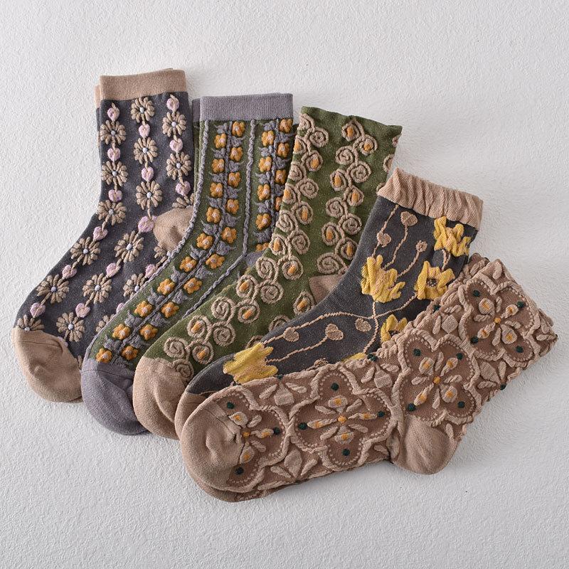 5 Pairs of Exquisite Retro Forest Style Embossed Flower Women's Mid Tube Socks With Personalized College Style Casual Socks