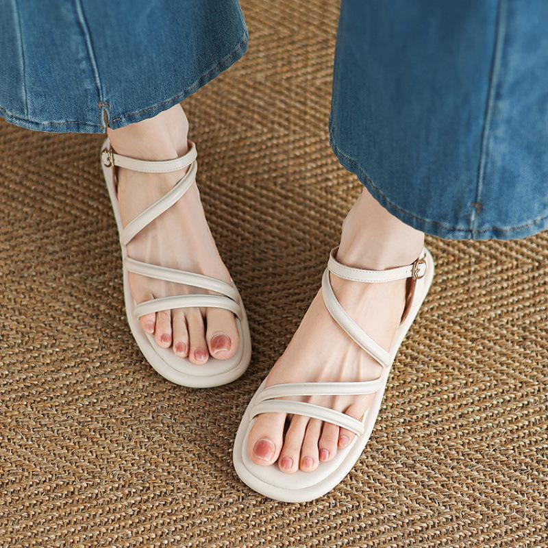 

New women s one-word sandals Korean version buckle flat-soled sandals round head rubber soft sole large size shoes summer women s shoes 33 (customization is not returned or exchanged) бежевый