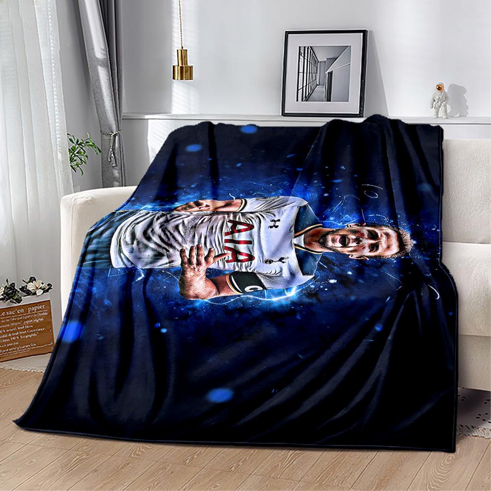Football Player Action Blanket Ultra-Soft Great for Bedding Office Chair Chair All-Season Use Modern Style Ideal Gift For Birthday Valentine'S Day
