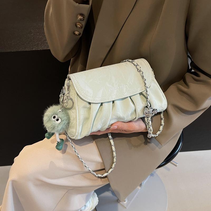 Early Spring New Pleated Small Bag Women's New Fashion Versatile Chain Messenger Bag Shoulder Small Square Bag