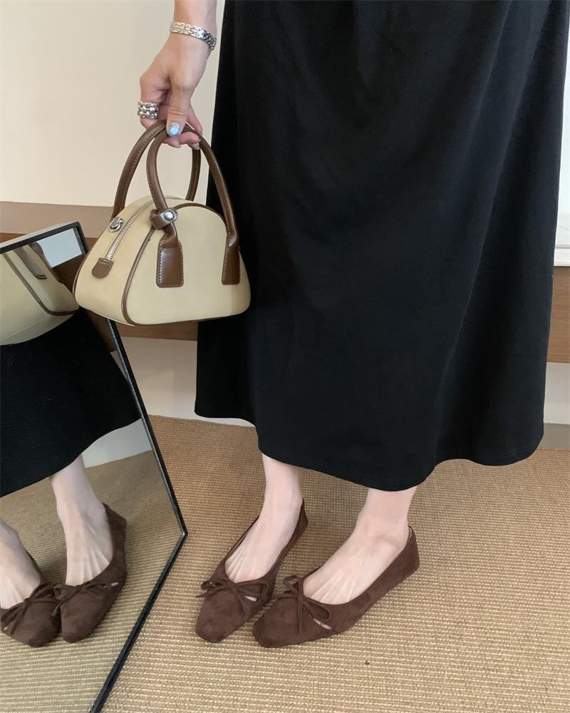 Französische duftende flache Sohle quadratischer Kopf rote Schleife Einzelne Schuhe Damenschuhe 25 neuer Frühling vielseitig sanfte Pendlerschuhe