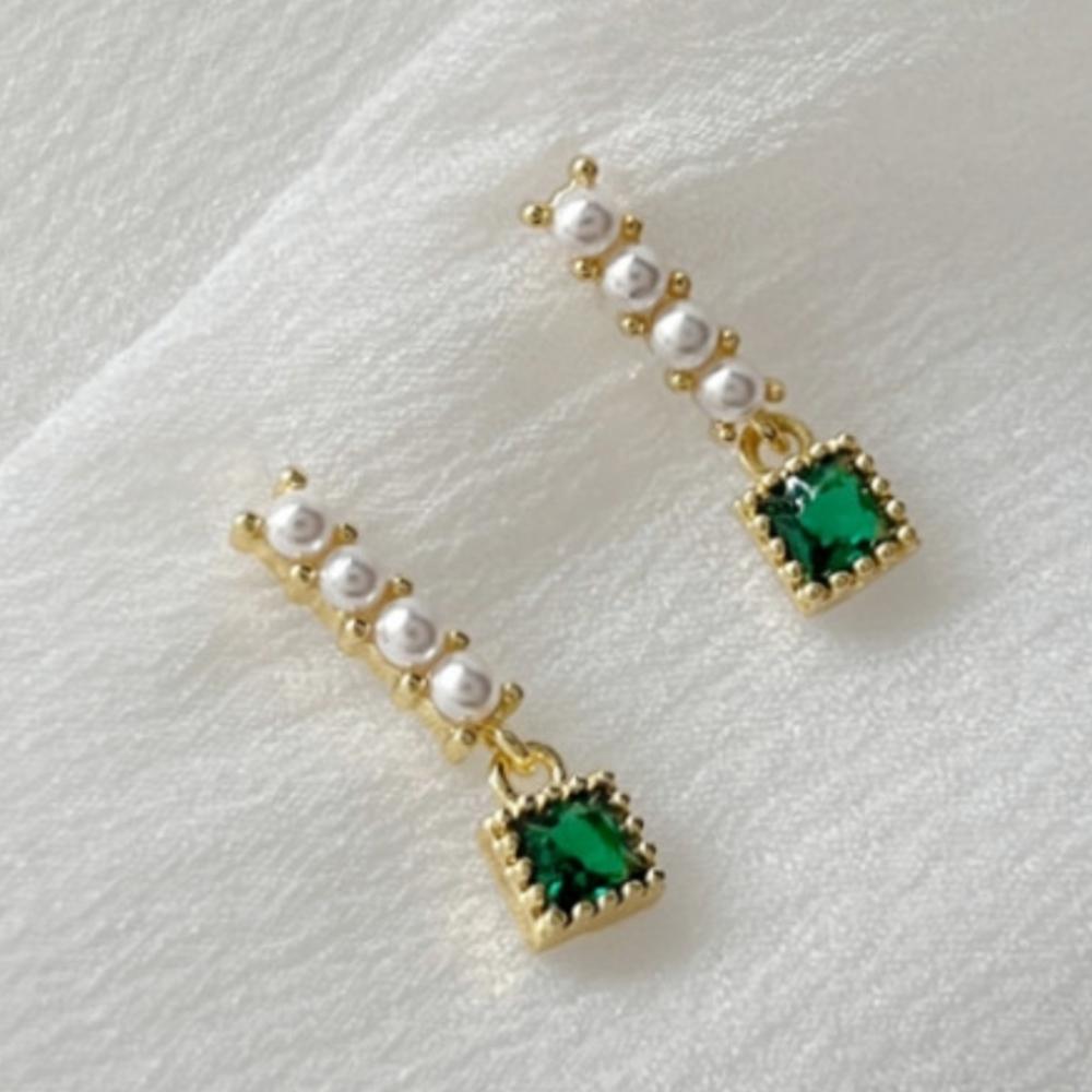S925 Green Square Pearl Earrings – Haniel – From Korea