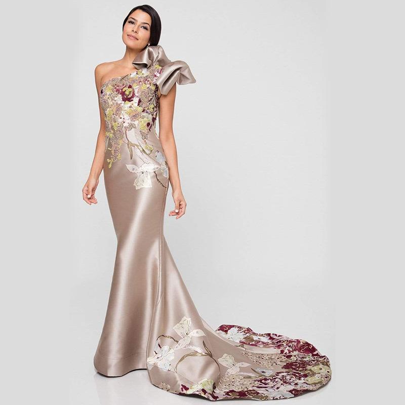 2025 New Dress Women's Banquet Femininity Annual Meeting Embroidered Flower Dress Long Dress