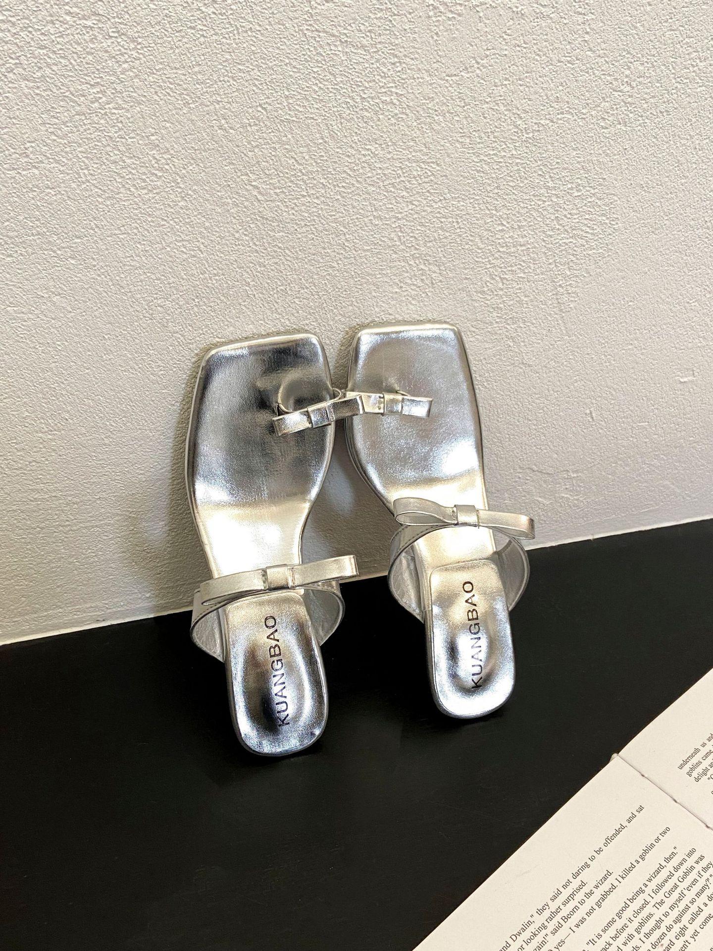 

2025 spring and summer new French bow set toe sandals femininity wear one word with high heels slippers 39 серебряный