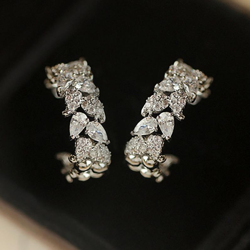 Exquisite Fashion High-end Sense Inlaid Zircon Temperament Elegant C-shaped Earrings for Women Daily Wear Wedding Party Zircon