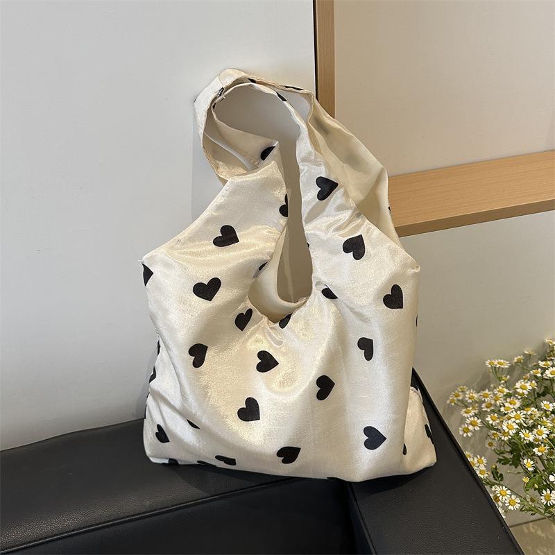 

Love women s bags, cloth bags, new fashionable Hantote bags, large-capacity casual underarm shopping bags.