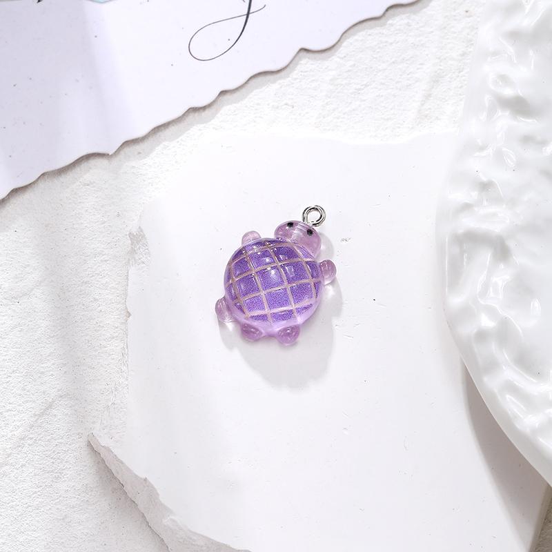 

10 шт. Светящиеся в темноте полимерные шармы в виде черепахи Оптом Случайный цвет Мультяшная черепаха Ожерелье Серьги Подвеска Ювелирные изделия DIY фиолетовый