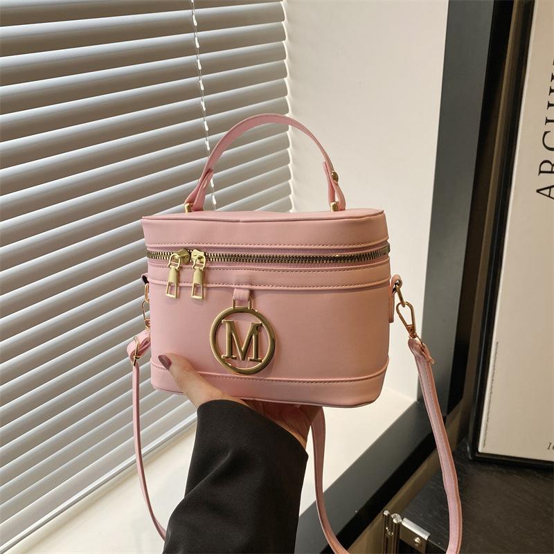 Spring and Summer New Trend Hand Carry Portable Box Small Square Bag Fashion Casual Letter Hand Carry Single Shoulder Messenger Bag