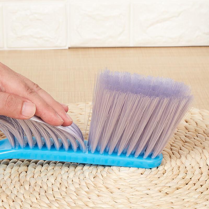 Long Handle Soft Bristle Bed Brush