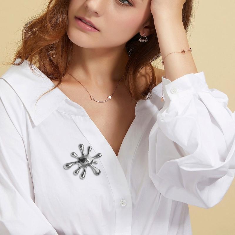 Vintage Hollow Irregular Ripple Brooch Collectible Brooch Stainless Steel Texture Suitable for Fashionable Women Present