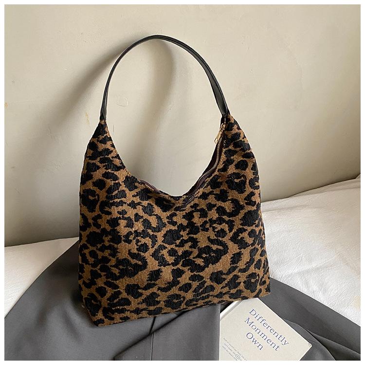 Retro Big Bag Women's Autumn 2025 New Foreign-style Large-capacity Shoulder Bag High-value Commuter Tote Bag