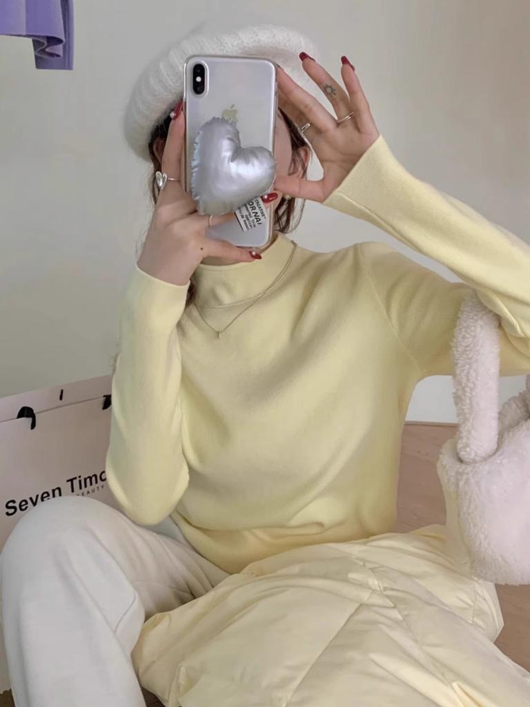 Gentle age reduction and whitening Slim stand-up collar Long-sleeved inner sweater Women's spring popular soft waxy bottoming top Versatile