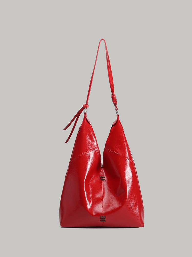 

Retro red shoulder bag female niche design Hong Kong style Spice Girl underarm bag commuter versatile large capacity tote bag красный