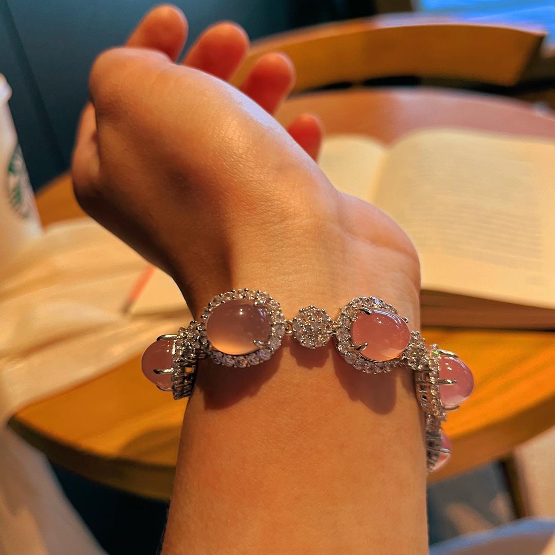 

Jadeite Powder Ice Color Glowing Natural Powder Chalcedony Bracelet Agate Bracelet, Real Shot