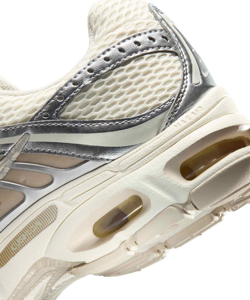 Nike Air Max Moto 2K W - Pale Ivory:Metallic Silver:Light Orewood Brown:Sail / Hq2056-108