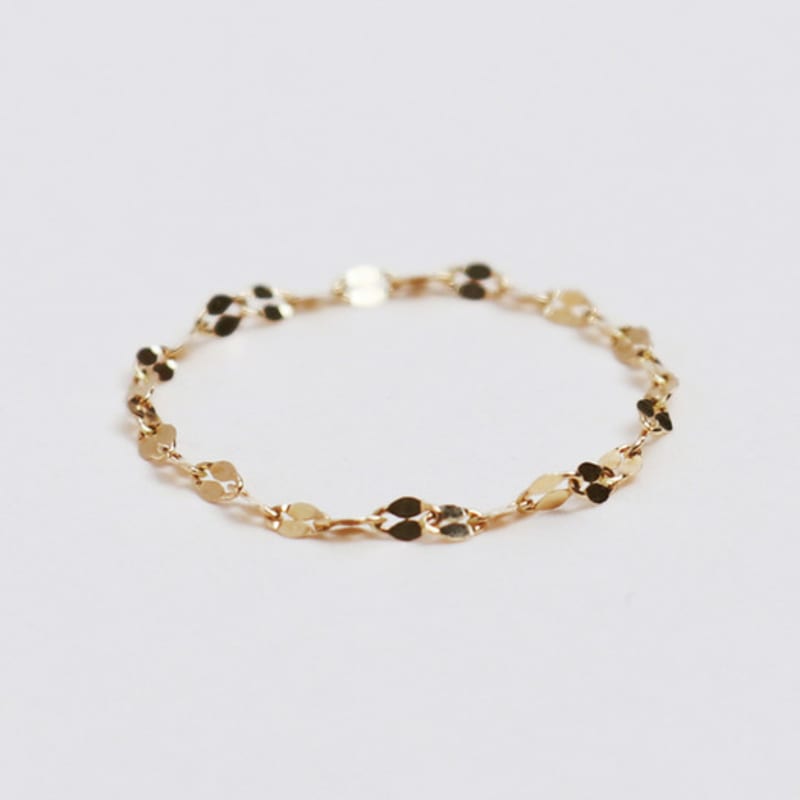 Less is more 14K gold beve chain ring