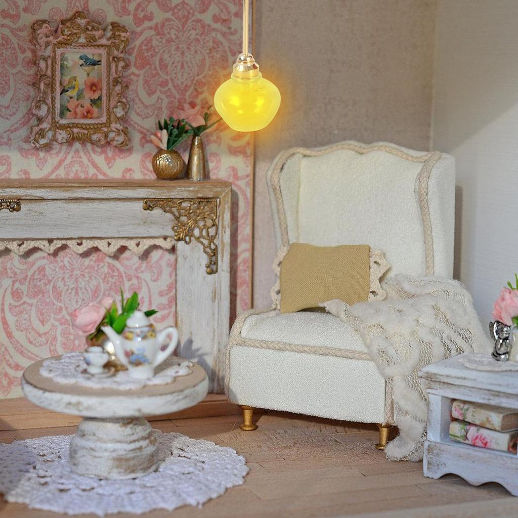 Puppenhaus Deckenleuchte im Maßstab 1:12 mit großem Glasschirm für Miniatur-Wohndekoration und realistischen Lichteffekt