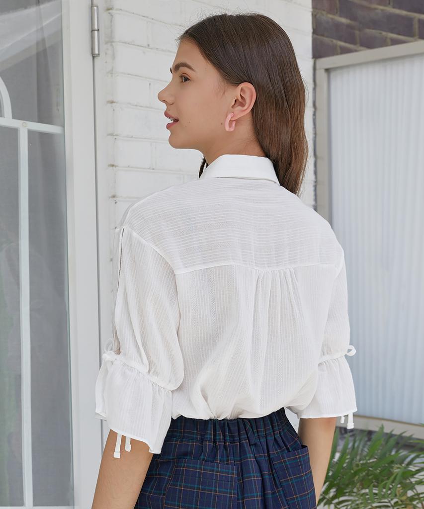 DEAR,PEER V-Collar Blouse In Ivory