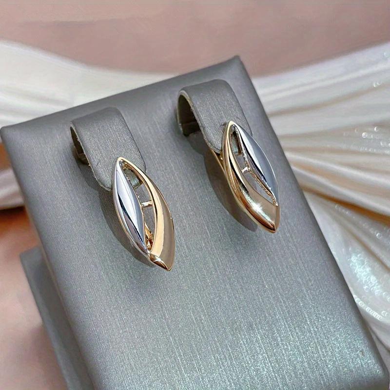 

1 пара роскошных простых глянцевых женских серег золотого и серебристого цвета, двухцветных повседневных модных изысканных украшений для вечеринок белый