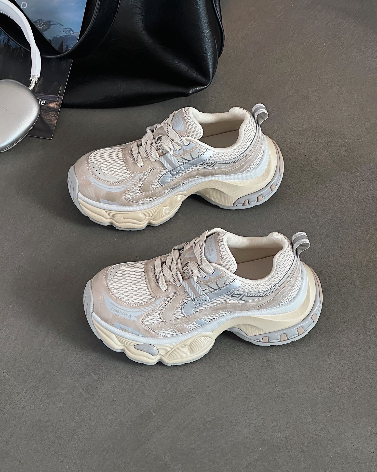 

2025 autumn new dad shoes women s platform heightening versatile casual shoes breathable shoes children s running sports shoes 35