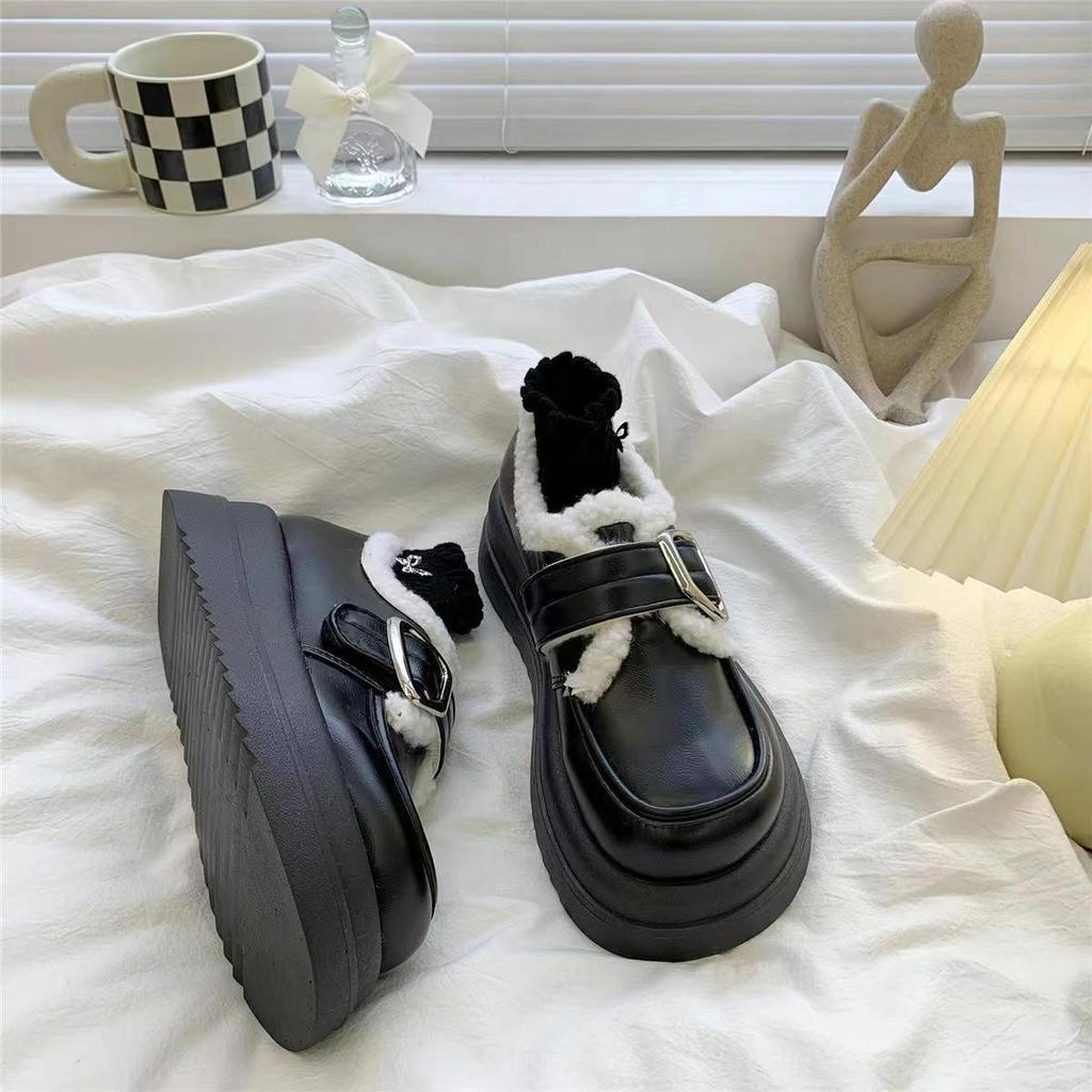 Britischer College-Stil Lässige Ein-Pedal Kleine Lederschuhe Baumwollschuhe Plateau-Sohle Samt-Loafer Damen