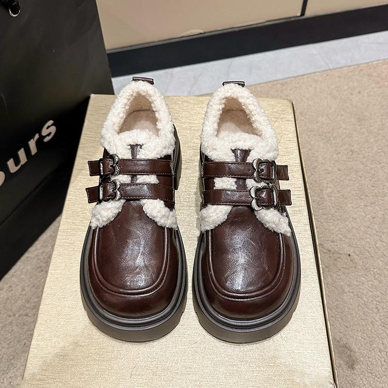 

Platform small leather shoes women s autumn and winter velvet loafers 2025 new one-pedal lazy retro height-increasing Mary Jane shoes 35