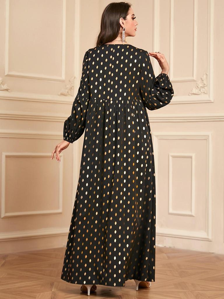 Elegantes muslimisches Langarmgewand aus dem Nahen Osten mit Stickerei und Heißprägung