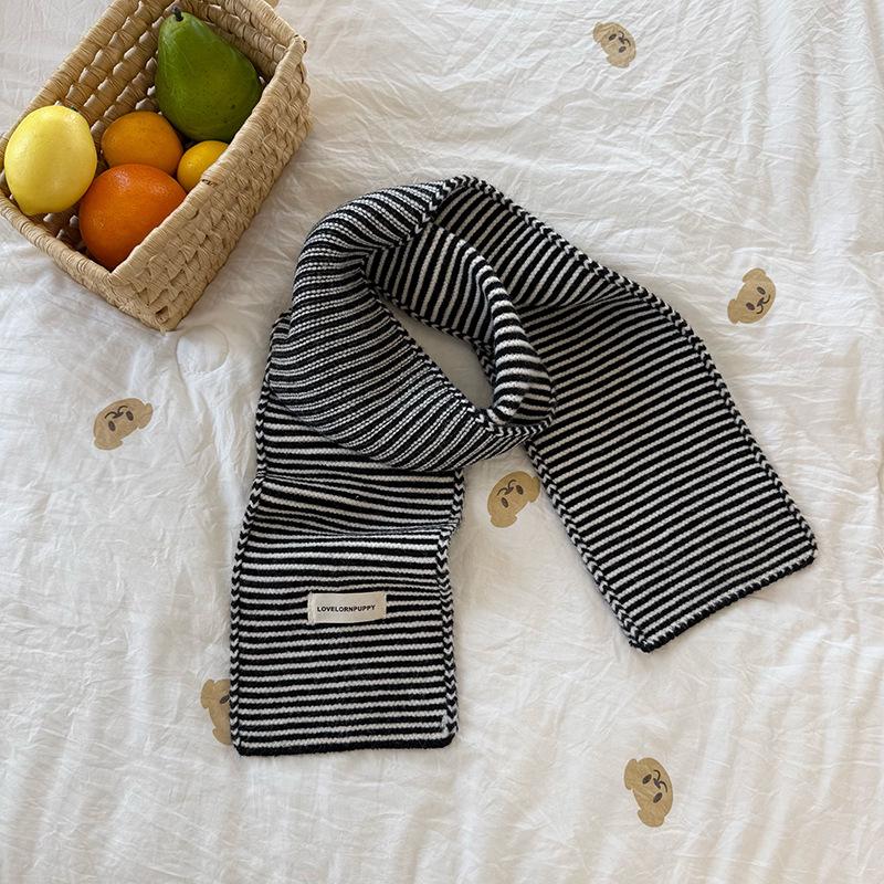 Chic Korean Style Black & White Wool Pinstripe Scarf: Elegant Autumn/Winter Neck Warmer