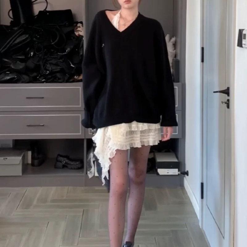 Lazy wind V-neck knitted sweater women's new autumn and winter wear loose and thin high-end long-sleeved top