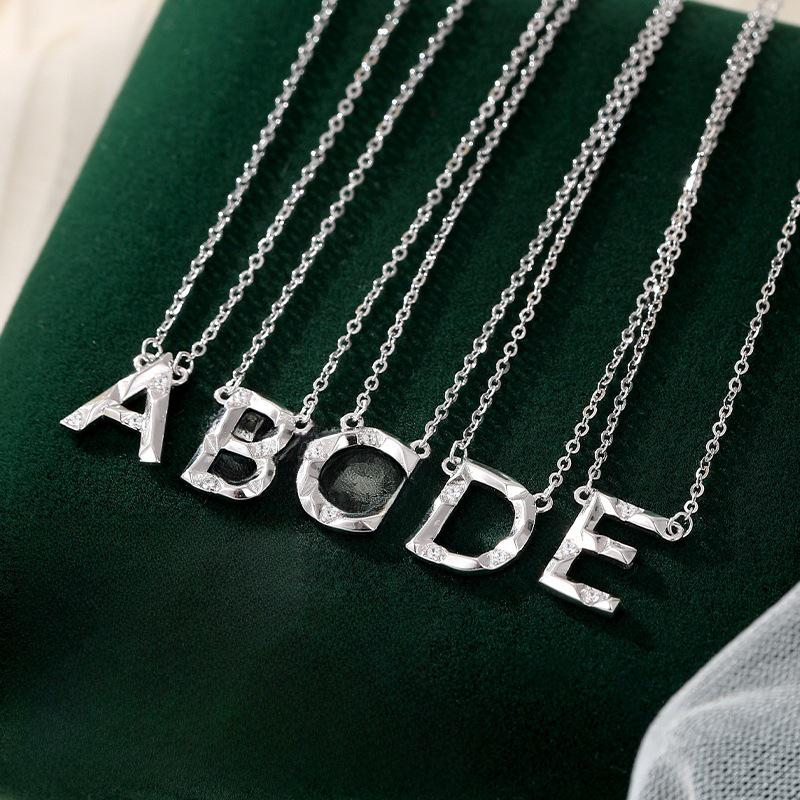Banyan Tree S925 Silber Halskette mit englischen Buchstaben und Diamanten – Elegante und vielseitige Schlüsselbeinkette für Damen