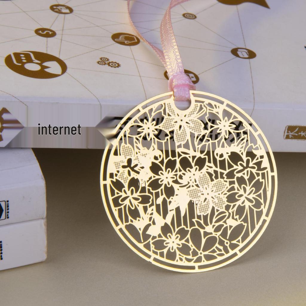 Exquisite Hollow Brass Bookmarks: Retro Chinese Style Custom Gifts