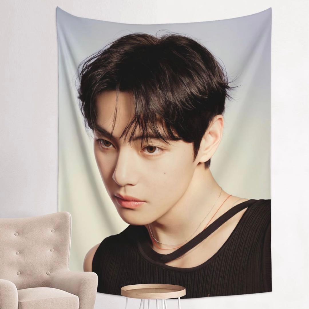 

[USED] BTS Tapestry TIRTIR Taehyung V V