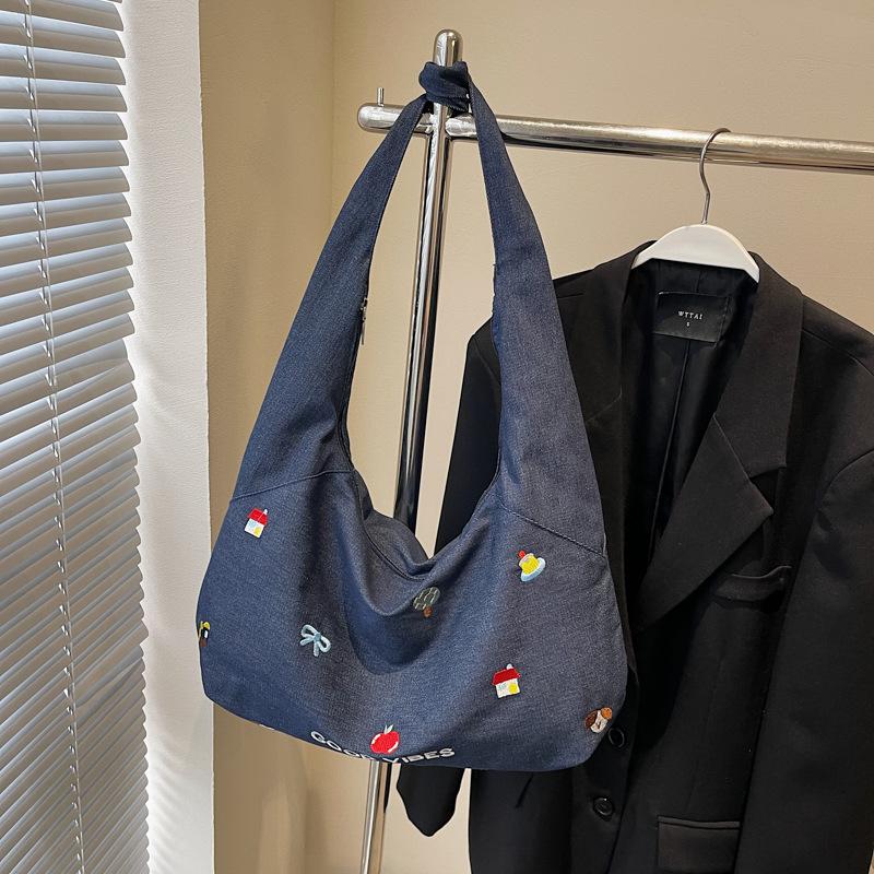 2025 New Casual Foreign Style Messenger Bag Bag Women's Fashion Personality Spring Shoulder Tote Bag Ins Simple Cloth Bag