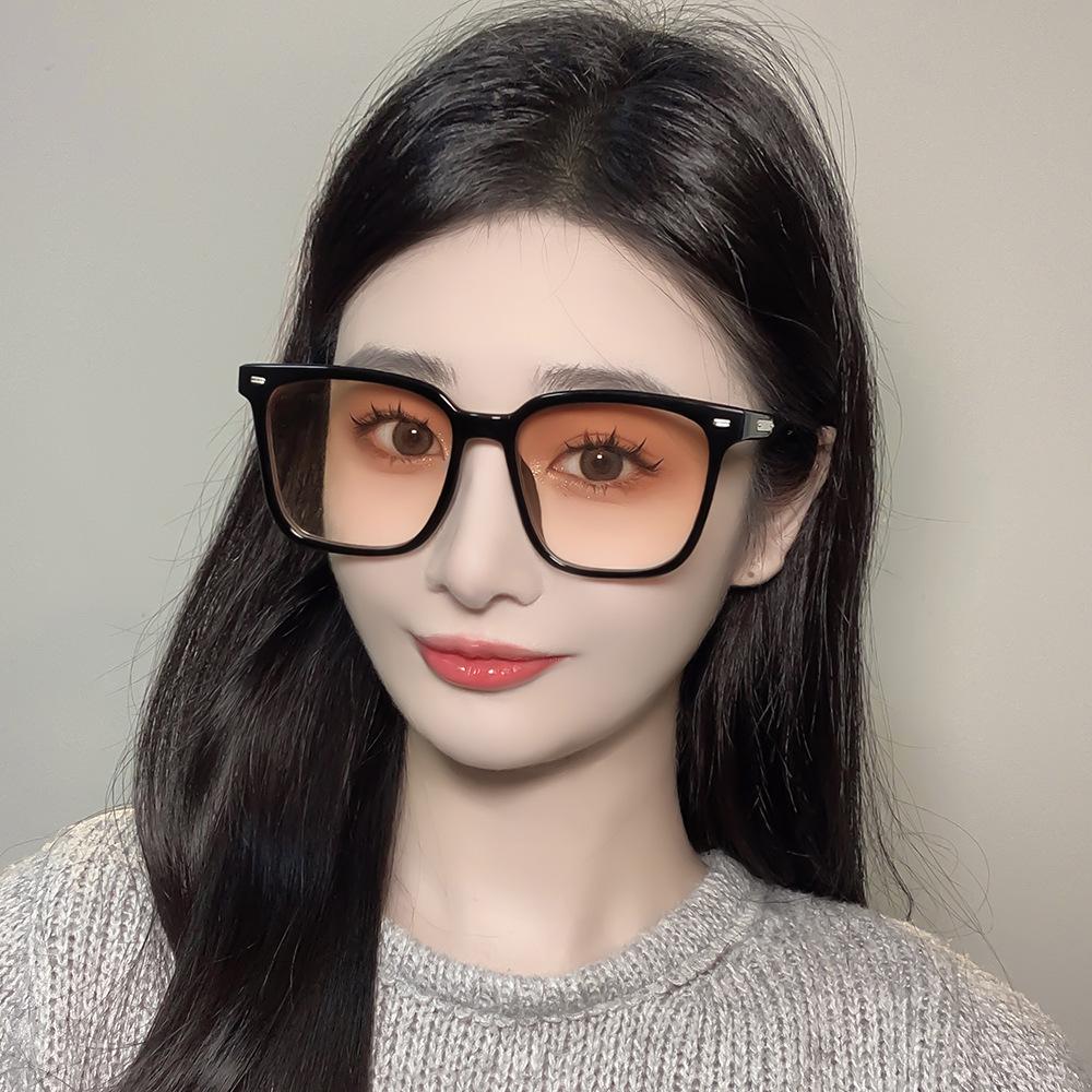 High-End Polarized Sunglasses with UV Protection - Sunset Blush Lens for Men and Women