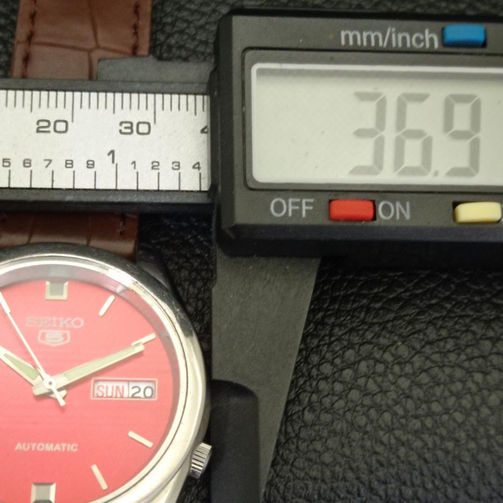 AUTOMATIC VINTAGE SEIKO 5 JAPAN 7009A MENS RED COLOR DIAL WATCH A701344-5 R206a-a701344